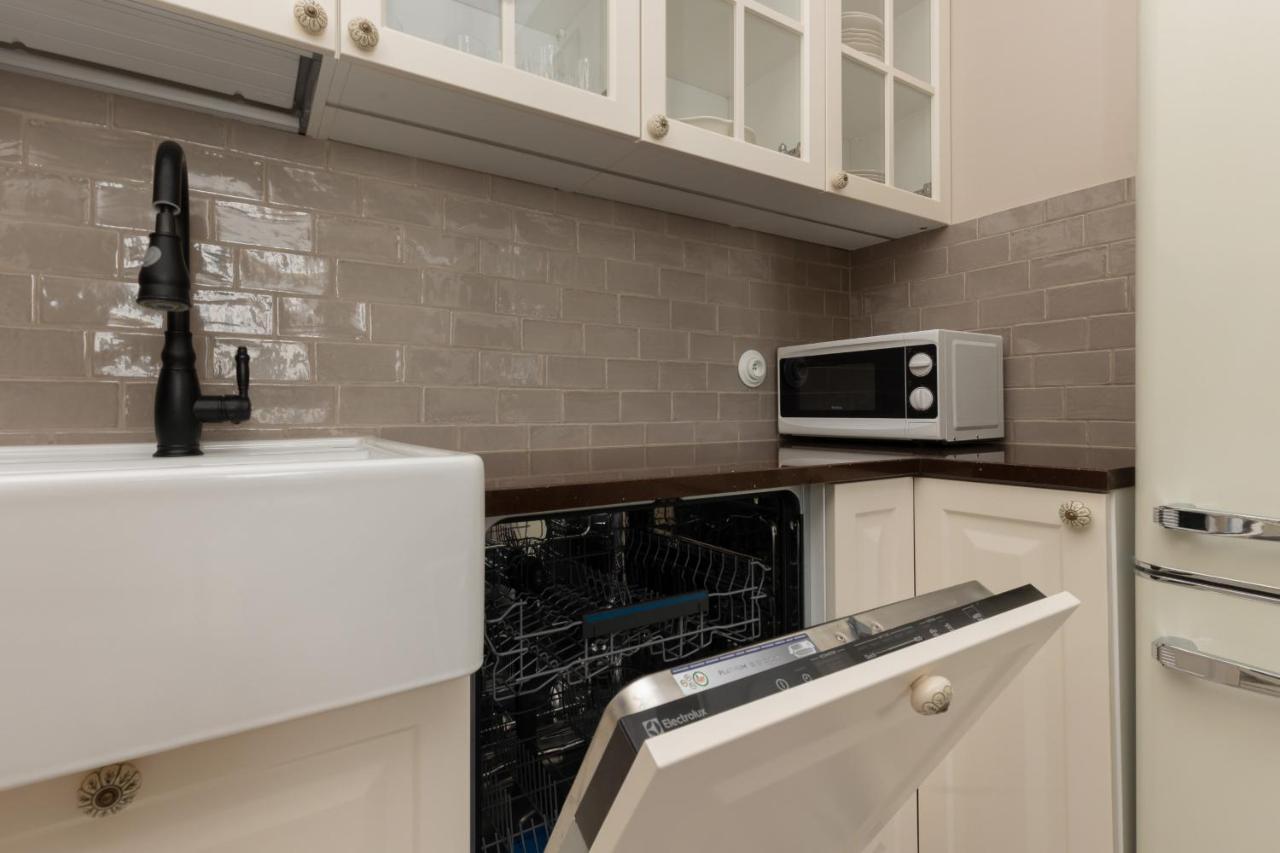 Metro Rondo Onz Apartment By Noclegi Renters Varsavia Esterno foto