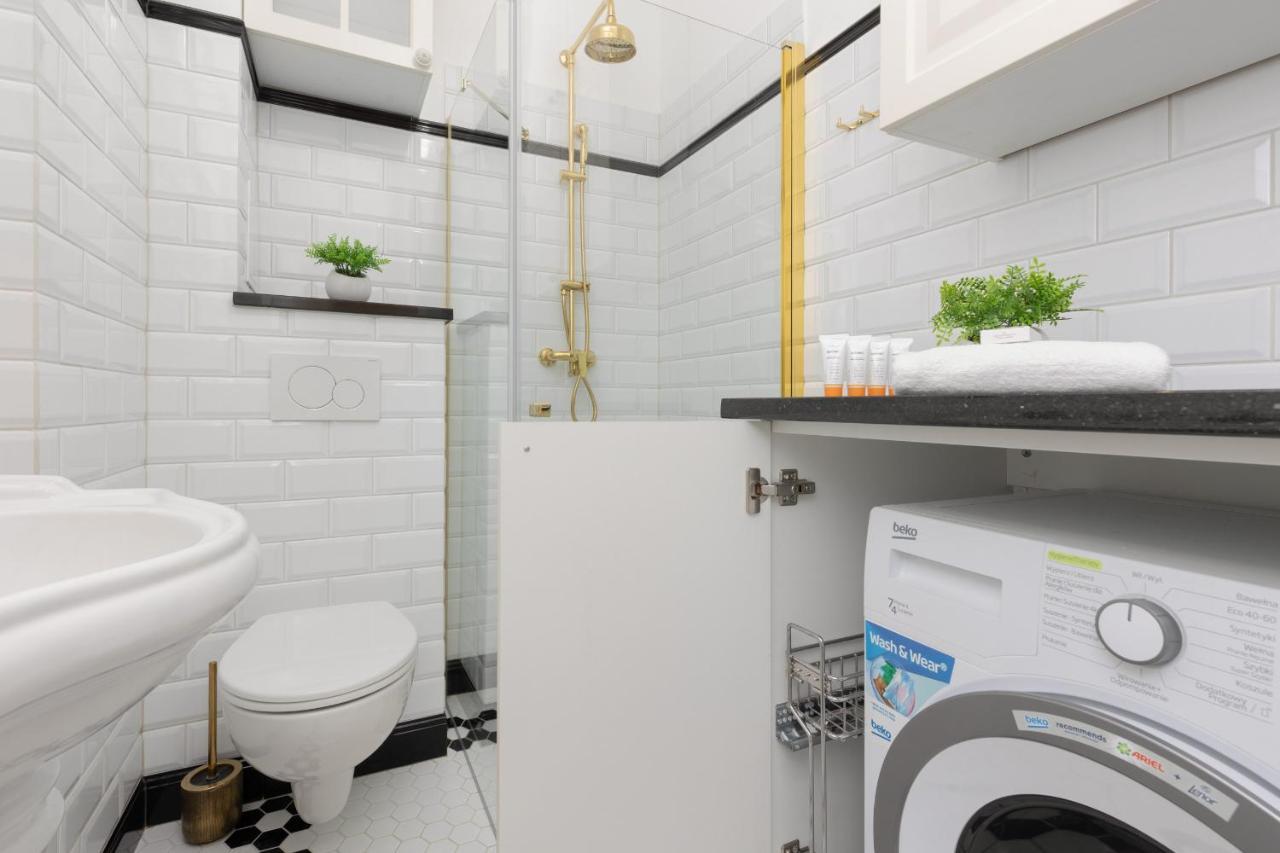 Metro Rondo Onz Apartment By Noclegi Renters Varsavia Esterno foto